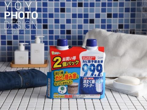 這張「洗衣精」的照片是兩瓶裝的洗衣精，產品主打殺菌和去除汙漬。