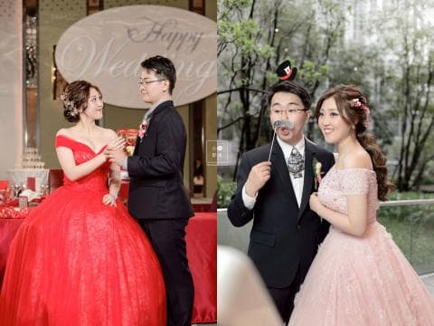 這張照片是一對新人婚禮的合照，新娘穿著紅色禮服，新郎穿著黑色西裝，他們看起來非常幸福。