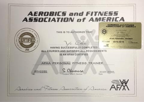 這張照片是一個證書，證書上顯示Yi Chen已通過美國有氧運動和健身協會的認證，成為合格的私人教練。