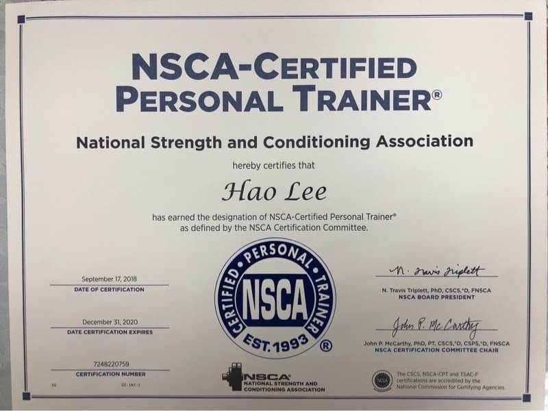 這張照片是一張由美國國家體能協會 (NSCA) 頒發的認證證書，證明 Hao Lee 已通過國家認證私人教練的考試。