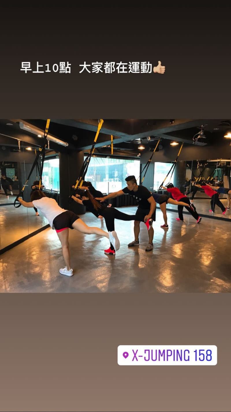 這張照片是關於懸吊式訓練。懸吊式訓練可以增強肌肉力量，提高身體協調性，改善平衡感。想要學習懸吊式訓練，可以到PRO360尋找專業教練。