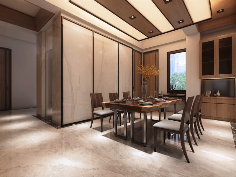 這張「現代簡約風格的餐廳」的照片是一個以木質元素為主體的空間，餐桌採用原木材質，搭配簡潔的黑色金屬桌腳，營造出自然而舒適的用餐氛圍。牆面採用大理石紋理的裝飾板，搭配木質框架，展現出優雅而簡潔的視覺效果。旁邊的櫃體同樣以木質材質打造，搭配玻璃門，增添了一份輕盈與通透感。整體空間色調柔和，燈光明亮，營造出舒適溫馨的氛圍。