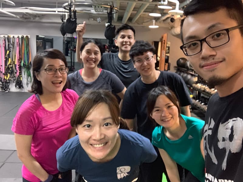 這是一張健身的照片。健身可以增強體能，改善心肺功能，提升精神狀態。想尋找健身教練？快上PRO360！