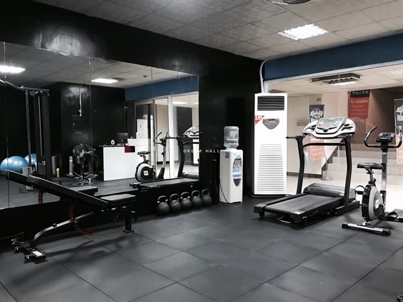 這是一間健身房，健身運動可以幫助你保持健康，增強體能！快去PRO360找健身教練吧！