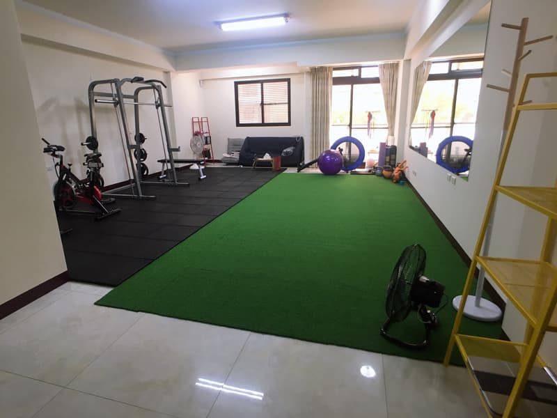 這是一間健身房，可以幫助你增強體能，增進健康。想找健身教練，可以上PRO360網站。