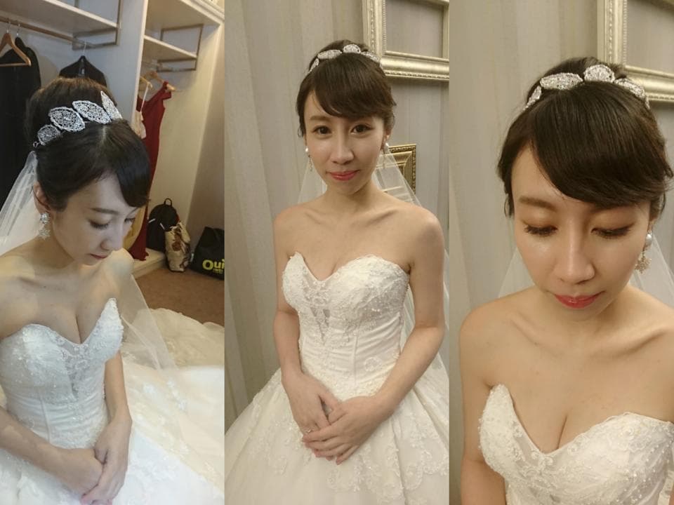 這張「婚紗照」的照片是新娘穿著白色婚紗,頭戴著閃亮的頭飾,看起來美麗動人。