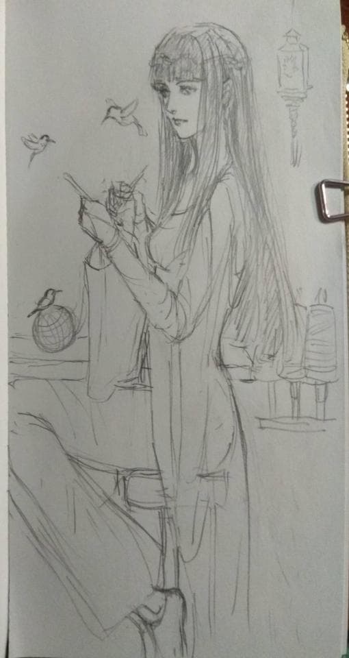 這張照片是一個用鉛筆畫的女性肖像,她正在專注地編織,神情專注,眼神堅定。 她的頭髮很長,披散在肩上,衣服簡單卻充滿優雅。 周圍的環境則簡單素雅,襯托出她的靜謐與美麗。