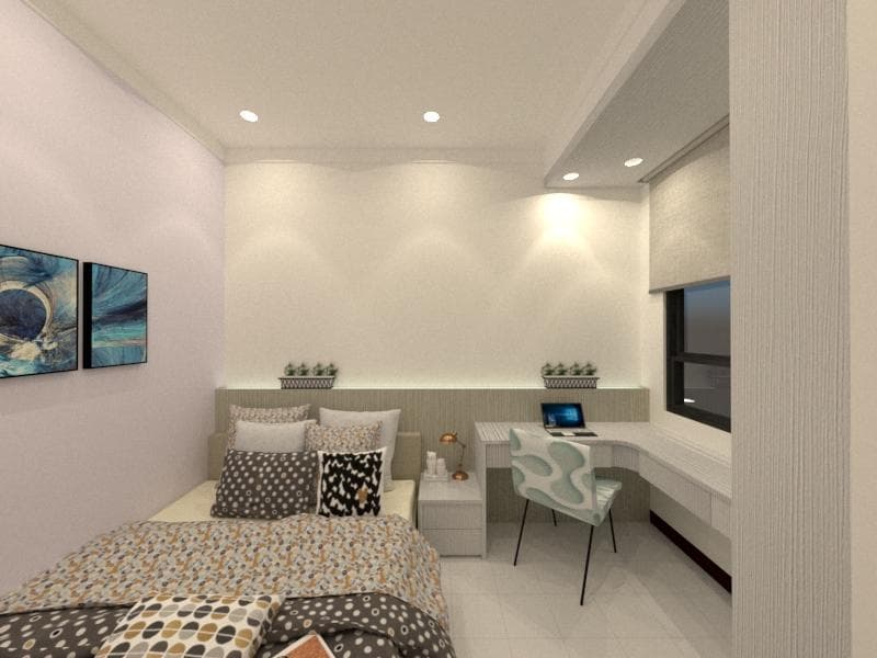 這張「臥室」的照片是一個現代化的臥室,有一張舒適的床和一個寫字桌。床頭板上有兩個畫框,背景是淺色的牆壁,房間裡有充足的自然光。