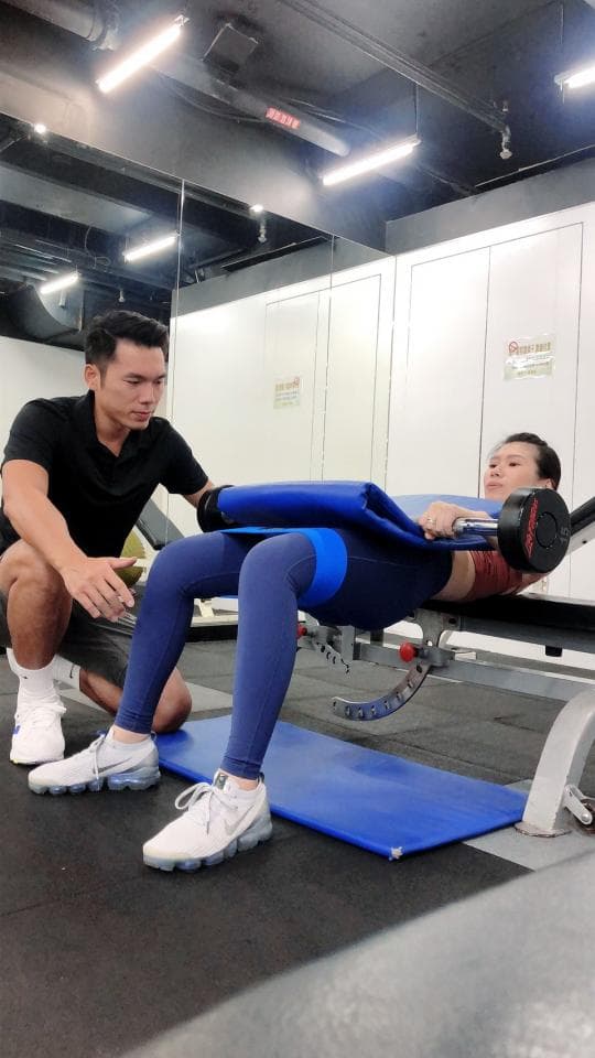 這是一張健身的照片。健身可以增強體能,改善心肺功能,減輕體重,預防慢性疾病。想要提升健身效果,可以到PRO360平臺找專業教練。