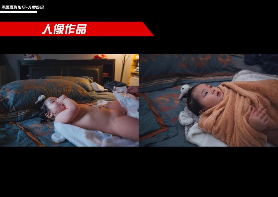 這張「兩個嬰兒在床上睡覺」的照片是,一個嬰兒光著身子睡在床上,另一個嬰兒用毛巾包裹著睡覺。