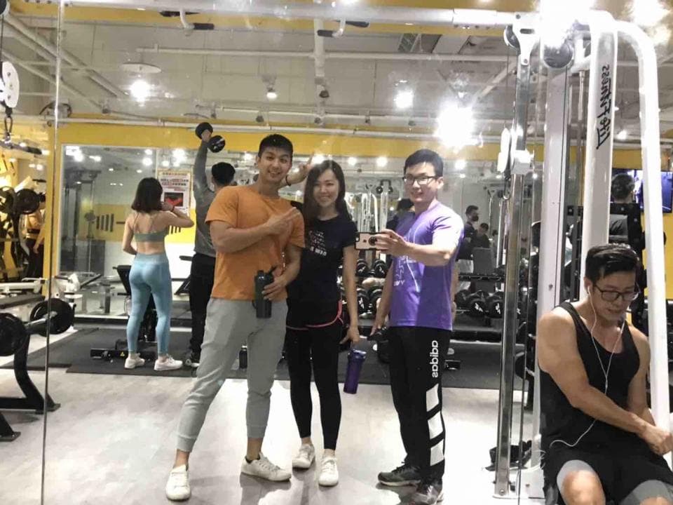 這是一張健身房的照片,健身可以鍛鍊肌肉,提升體能,增強免疫力。想找健身教練,快上PRO360!