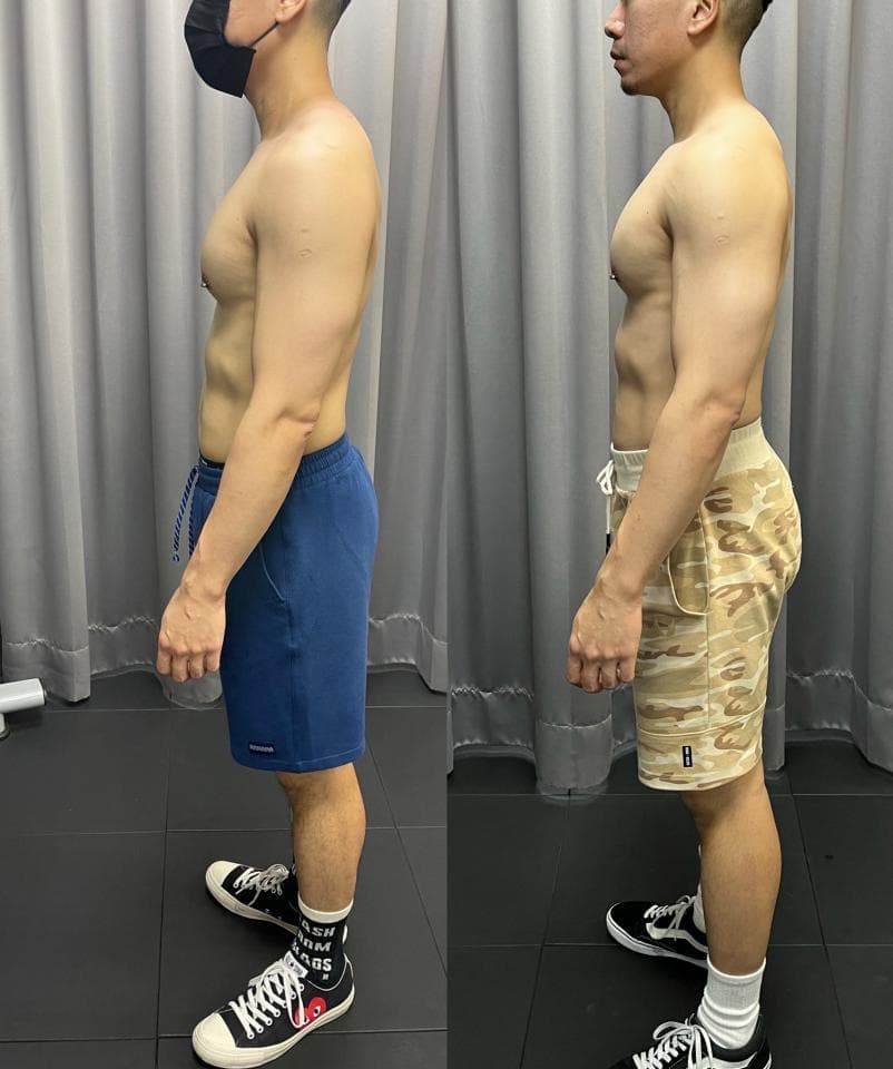 這張照片是一個健身前後對比圖。左邊是健身前,身材較瘦,右邊是健身後,身材明顯強壯。
