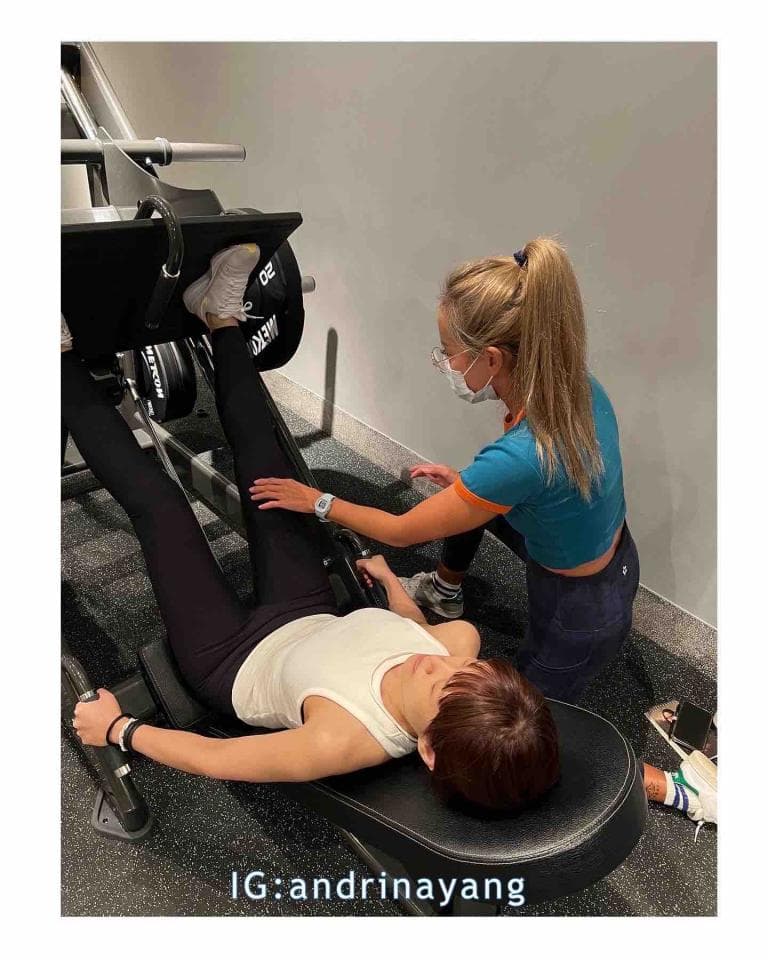 這是一張健身房的照片。健身運動有助於增強肌肉,提升心肺功能,改善體態。想找健身教練,可以到PRO360尋找。