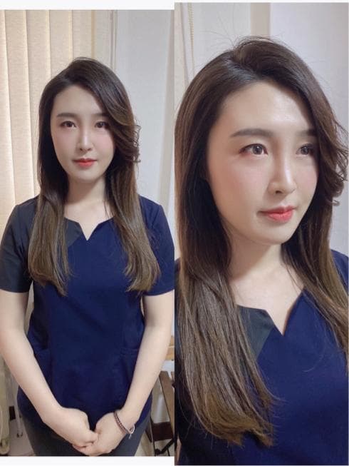 這張「兩個穿著深藍色襯衫的女性」的照片是。左邊的女性正面站立,右邊的女性則只露出頭部和上半身。