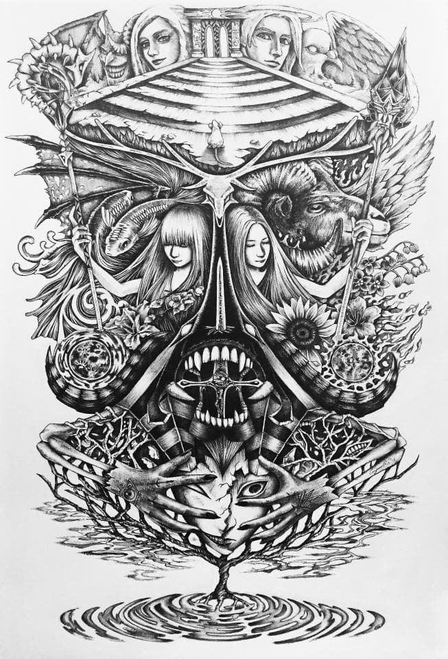 這張照片是一個由各種圖像組成的複雜圖案,中心是張著嘴的巨大骷髏頭,周圍是植物、人物和動物的圖像。