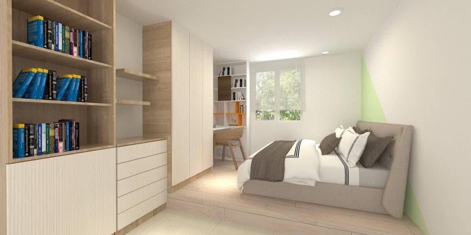 這張「臥室」的照片是一間以木質色系為主的臥室,床鋪旁有一個木製的書櫃,旁邊還有一個書桌。