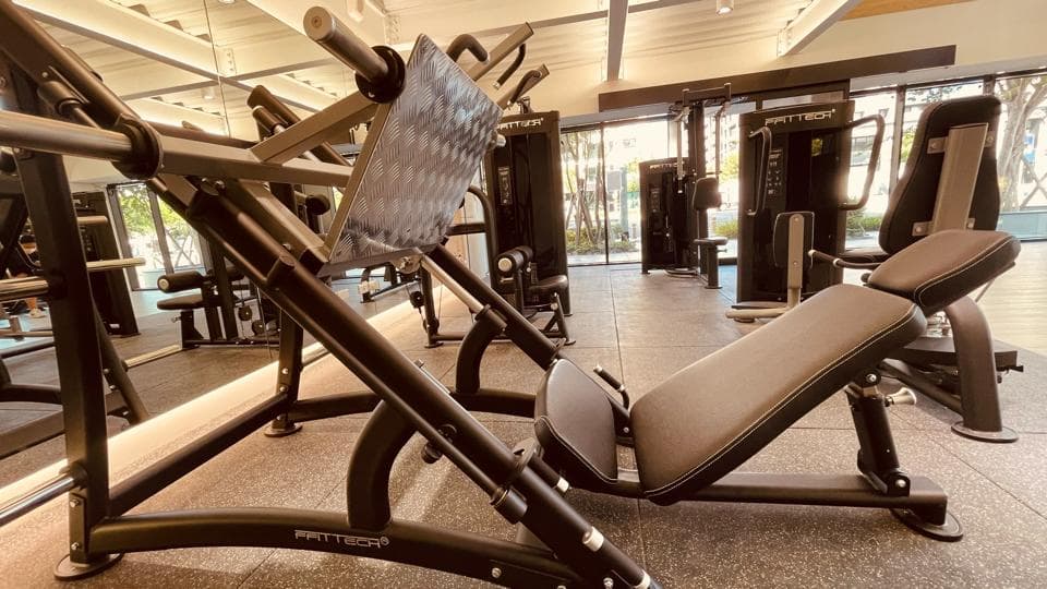 這張照片是關於健身運動的。健身運動可以增強體能,改善身體健康,讓您更強壯和更有活力。想找個優秀的健身教練嗎?快上PRO360吧!