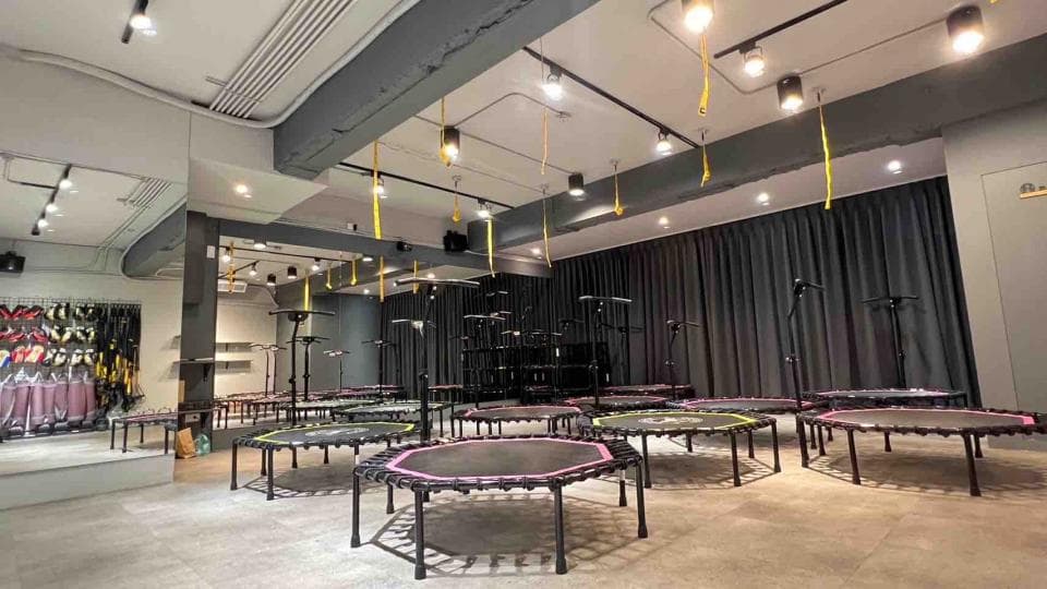 這是在比賽健美。健美可以增強體能,改善體態,塑造肌肉。想成為健美運動員?快到PRO360尋找教練吧!