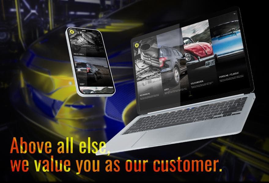 這張照片是一臺打開的筆電,筆電屏幕上顯示著一則汽車廣告,廣告上展示了各種不同款式的汽車。