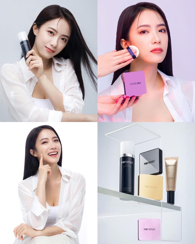 這張照片是四個女人在展示化妝品,她們的皮膚看起來都很光滑,她們都對自己很自信。