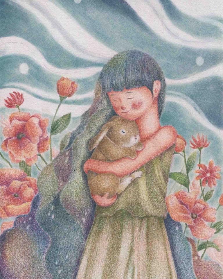 這張照片是一個女孩緊緊擁抱著一隻小兔子。女孩穿著淺綠色的洋裝,她的表情溫柔而幸福,兔子依偎在她的懷裡,看起來非常舒適。背景是柔和的藍色,像是夢幻的星空,女孩和兔子融入了這片寧靜的景色,畫面充滿愛意和溫馨。