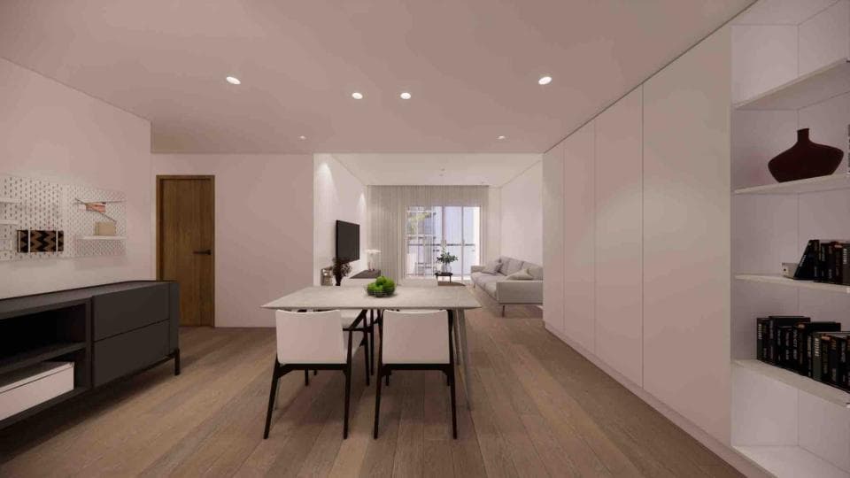 這張「現代家居」的照片是一間明亮的客廳,裡面有一張木質餐桌和四張白色餐椅,牆壁上有一個書架,上面擺放著裝飾品和書籍。