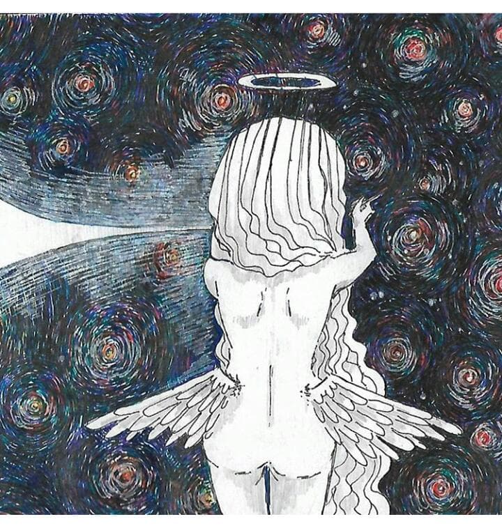 這張照片是一個天使,她站在星空下,展翅欲飛。