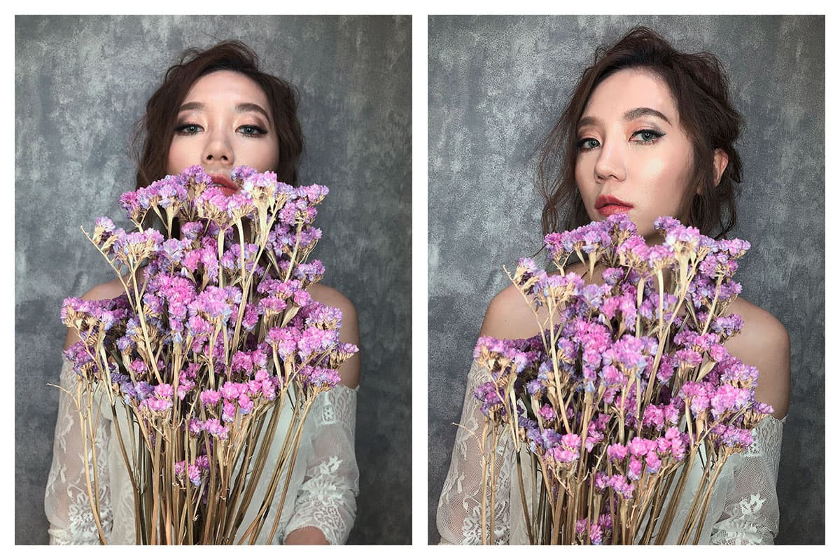 1) 照片顯示兩位女性,她們都面帶微笑,並手持一束粉紅色的花朵